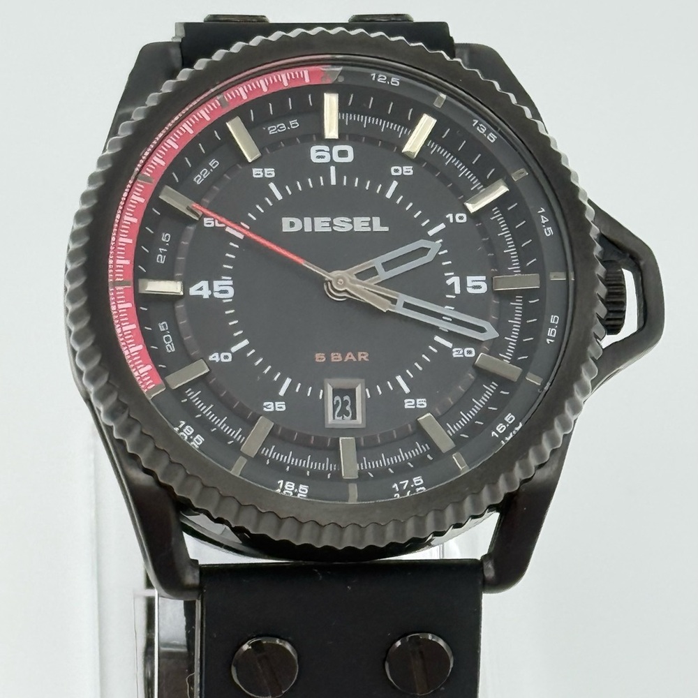 Diésel new watch, mineral crystal 46mm size case, 8.5in size band
